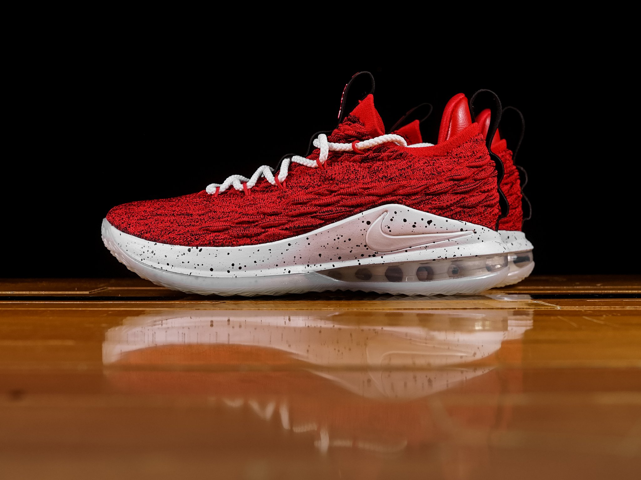 red lebron 15 low